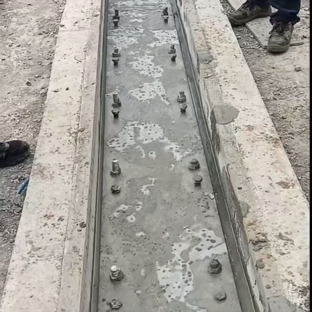 嘉鱼港口码头起重机龙门吊重型机械设备稳固用早强快凝轨道胶泥